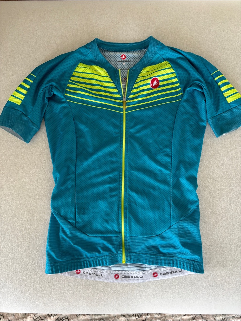 Castelli biking cycling 🚴🏻‍♀️ top zip short sleeves S